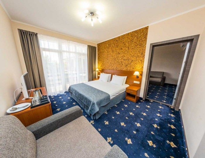 Делюкс семейный (новый корпус) - Гостевой комплекс «Хуторок»